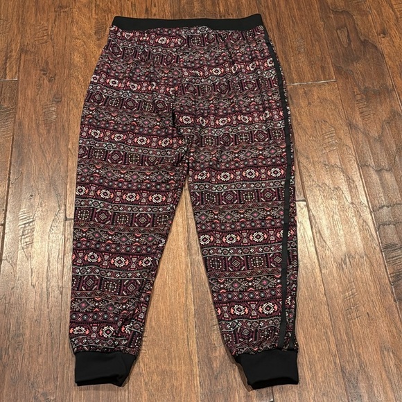 Women’s Large Patterned Jogger Pants with Black Accents - Picture 5 of 8